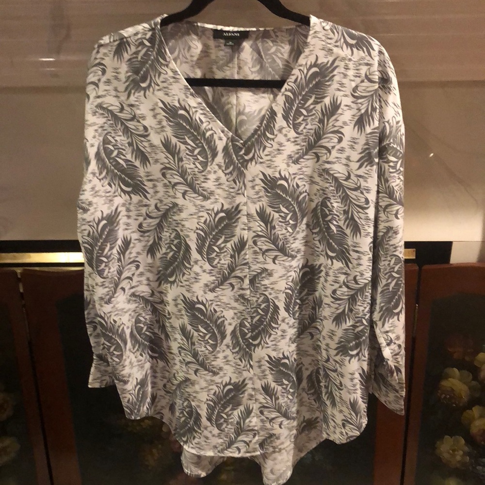 Alfani v-neck tunic Sz Med